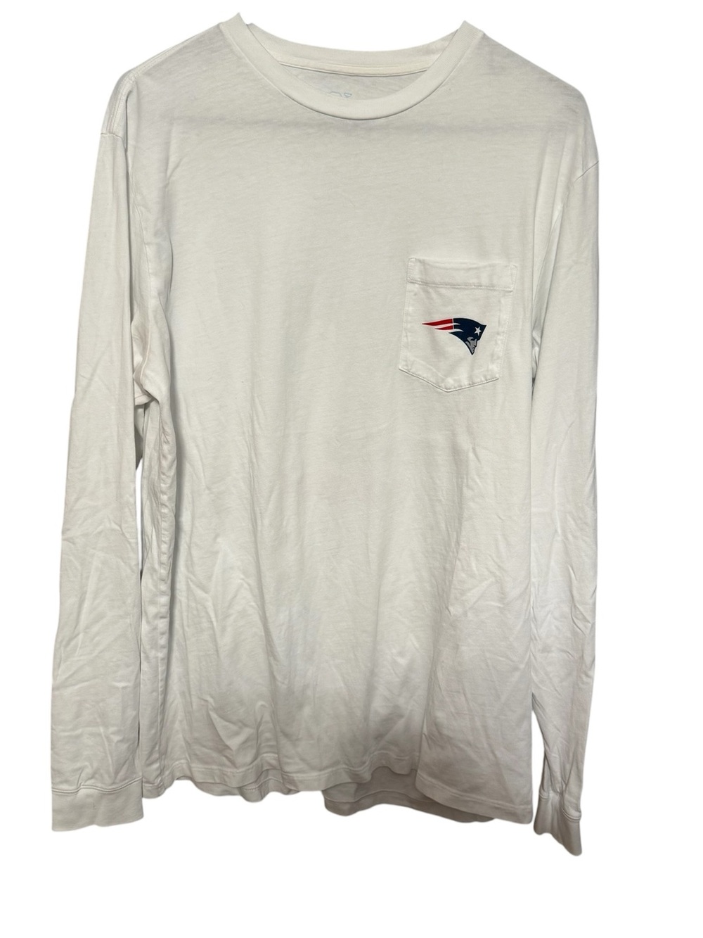 Vineyard Vines White Long-Sleeve Pocket Tee with Patriots Chest Logo